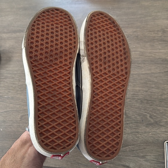 Vans - Picture 7 of 7